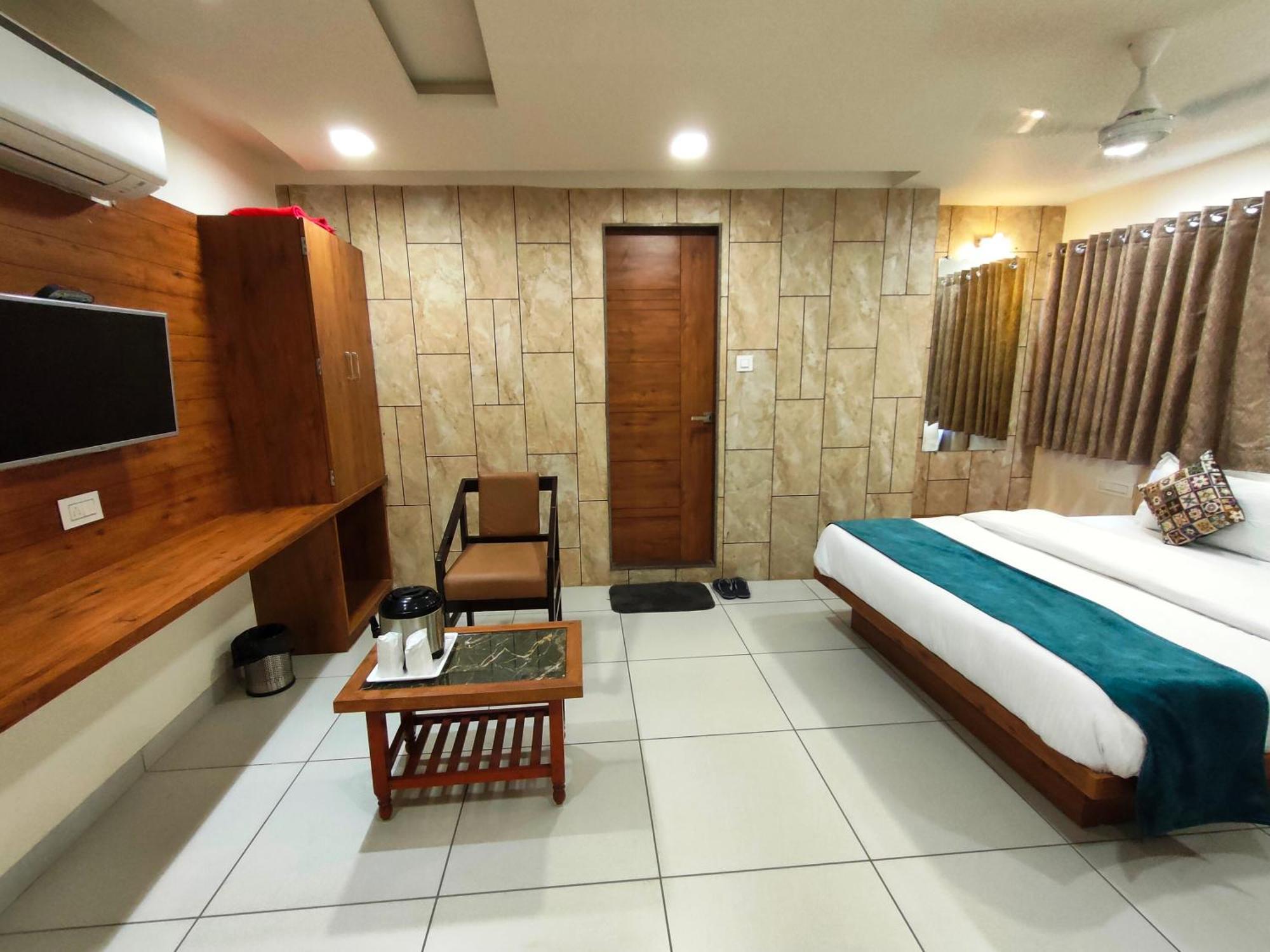 Hotel Kinara アーメダバード エクステリア 写真