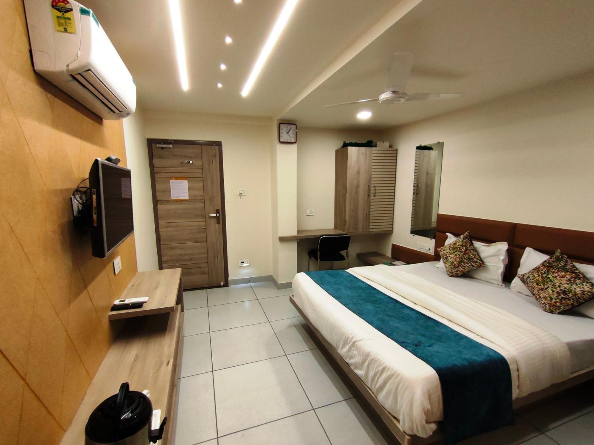 Hotel Kinara アーメダバード エクステリア 写真